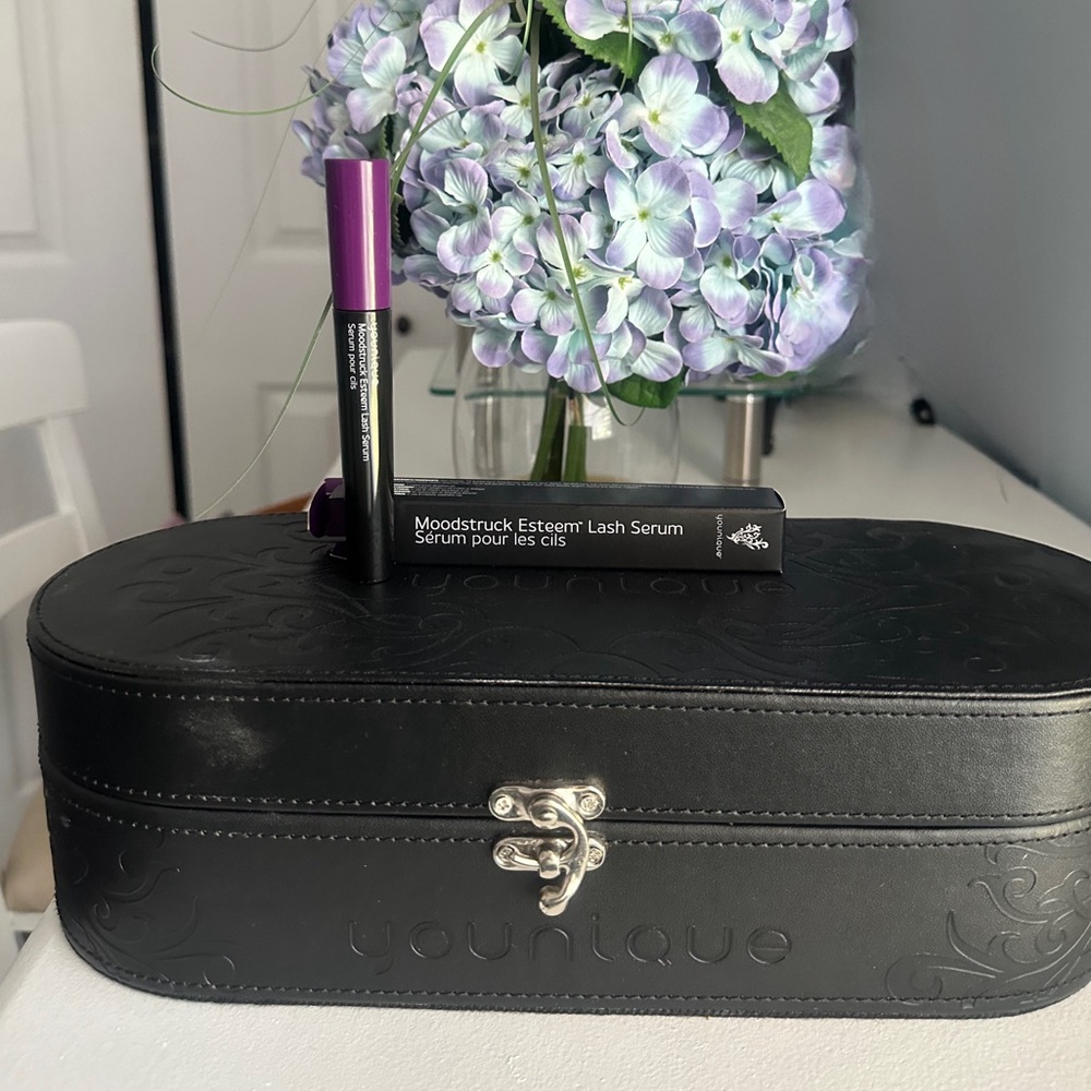 Younique MOODSTRUCK Esteem Lash Serum